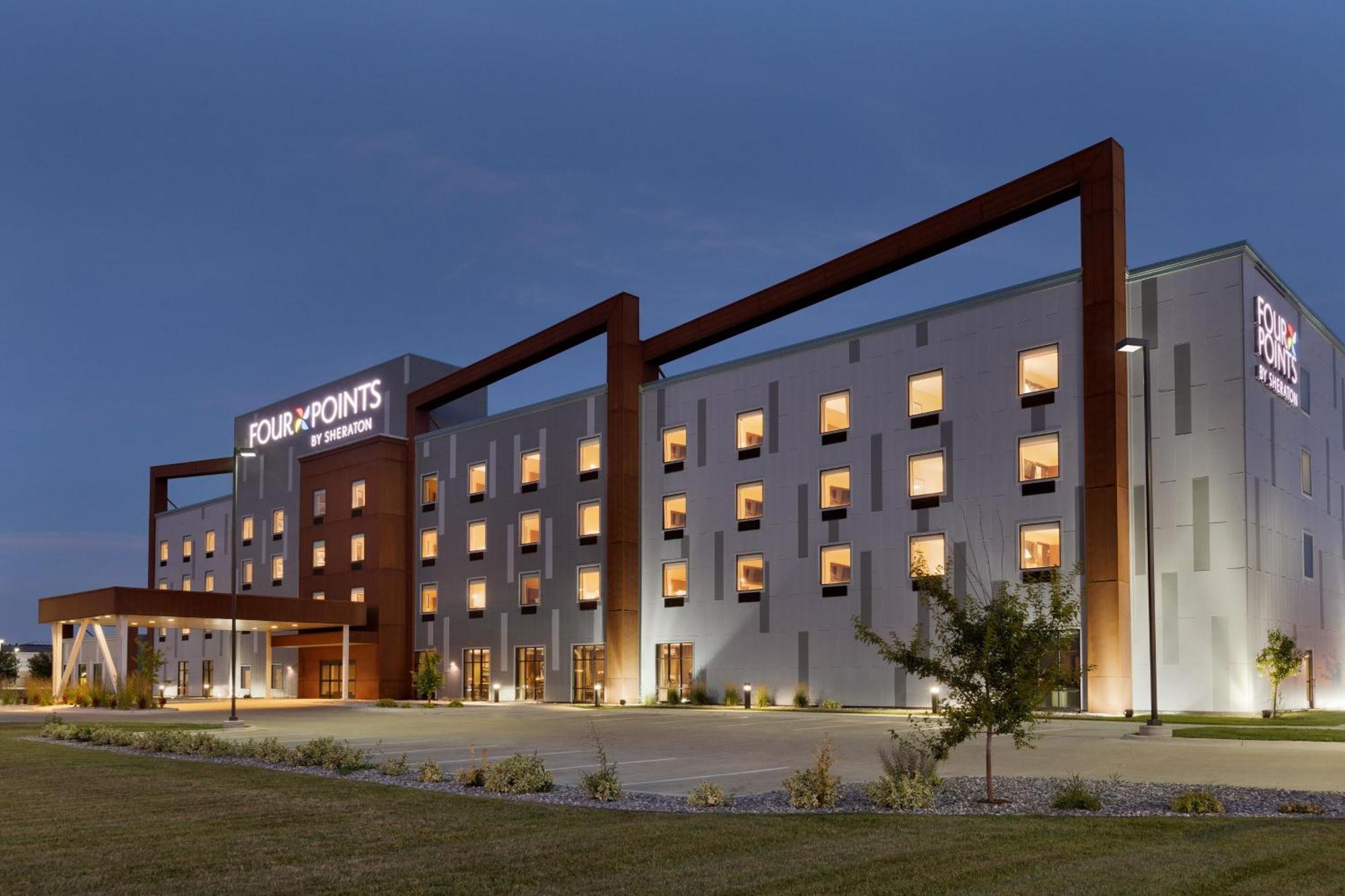 Four Points By Sheraton Fargo Medical Center Exterior photo
